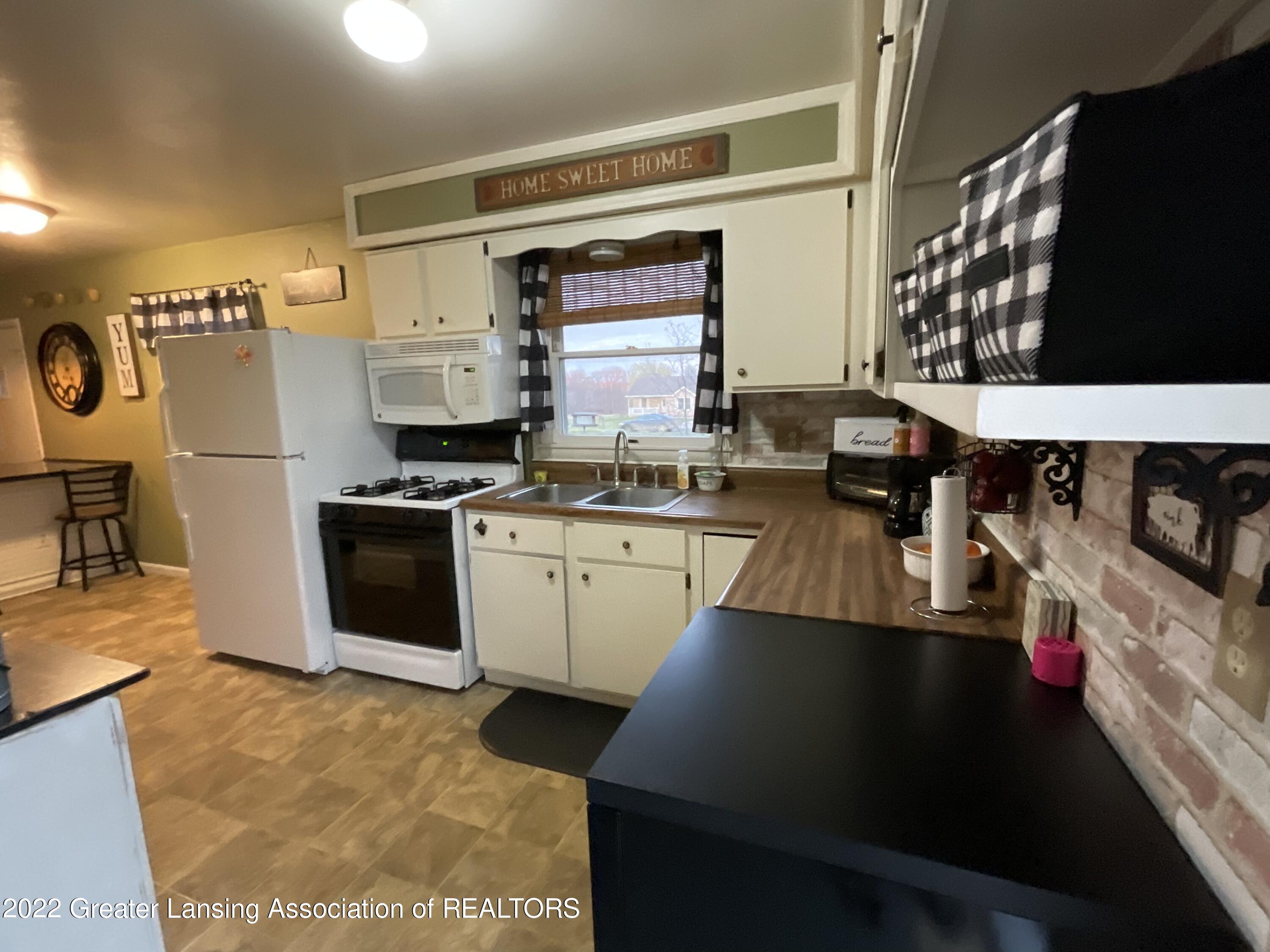 5092 South Ainger Road Olivet, MI 49076 - Photo 9 of 45 A5C582EE-57DF-4A50-830C-2C4F7693A754