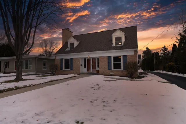 $429,900 | 1616 Hickory Street, Oshkosh, WI 54901