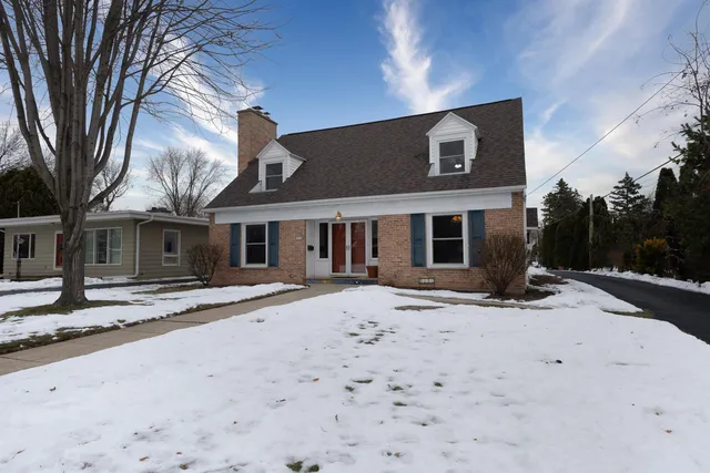 $429,900 | 1616 Hickory Street, Oshkosh, WI 54901