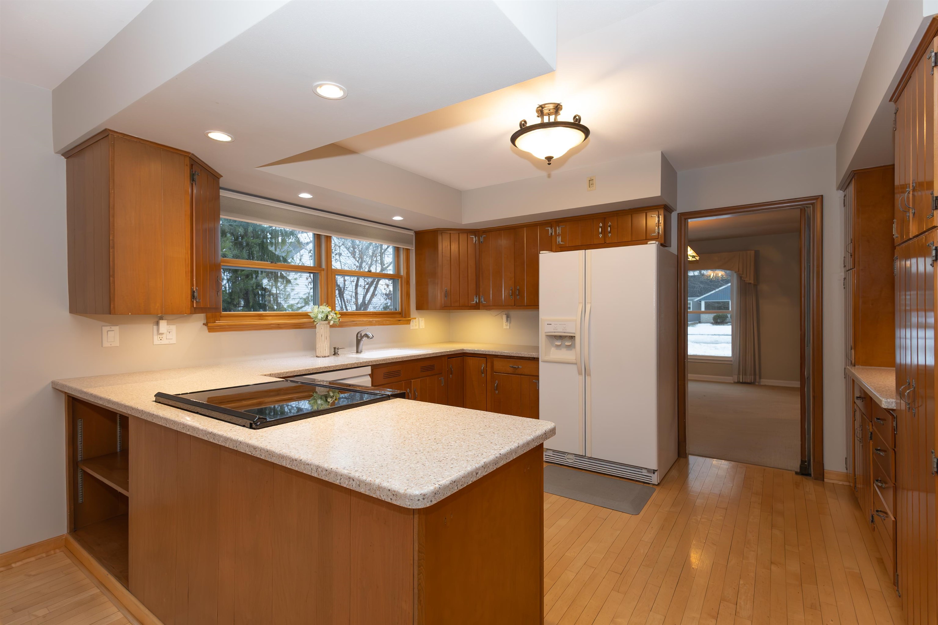 1616 Hickory Street Oshkosh, WI 54901 - Photo 11 of 59