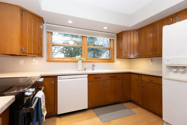 $419,900 | 1616 Hickory Street, Oshkosh, WI 54901