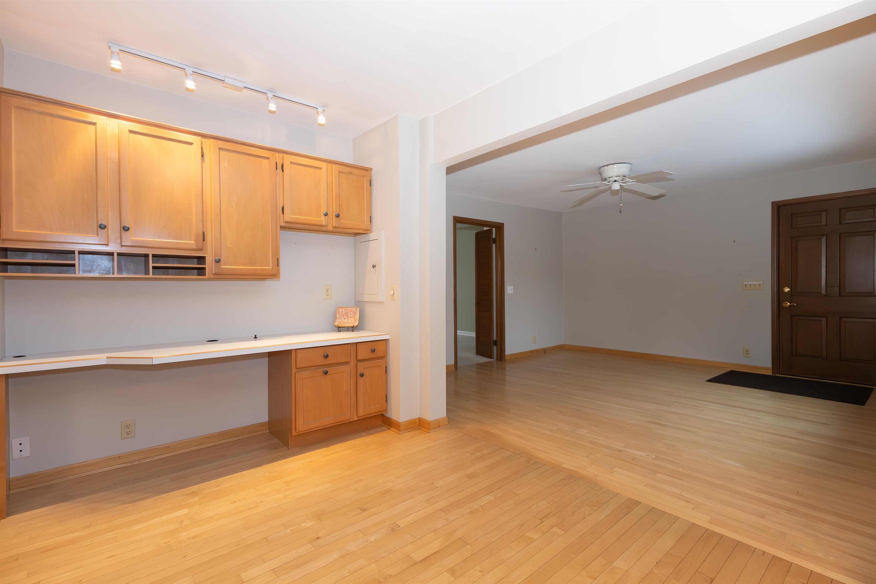 1616 Hickory Street Oshkosh, WI 54901 - Photo 16 of 59