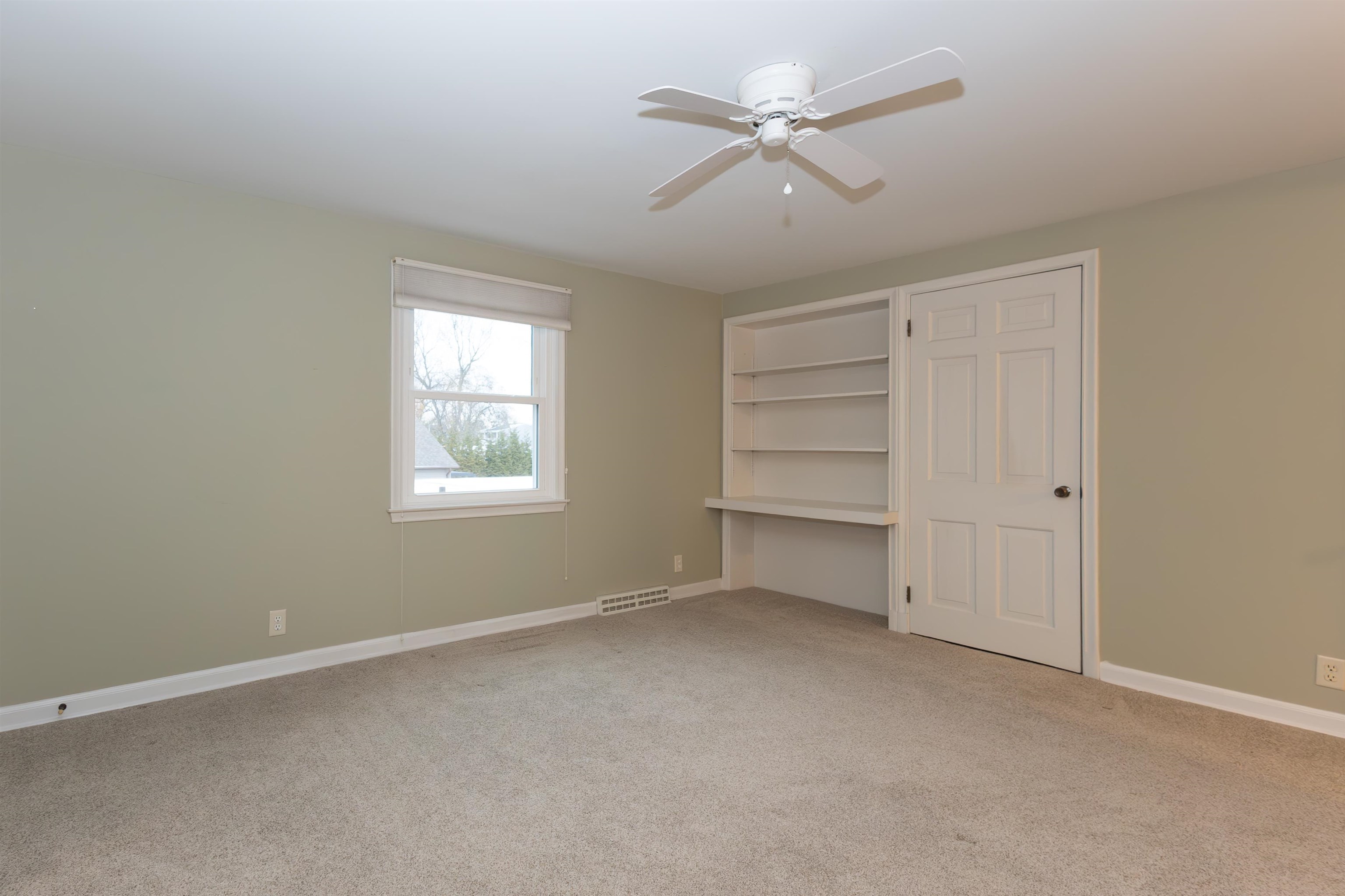 1616 Hickory Street Oshkosh, WI 54901 - Photo 25 of 59