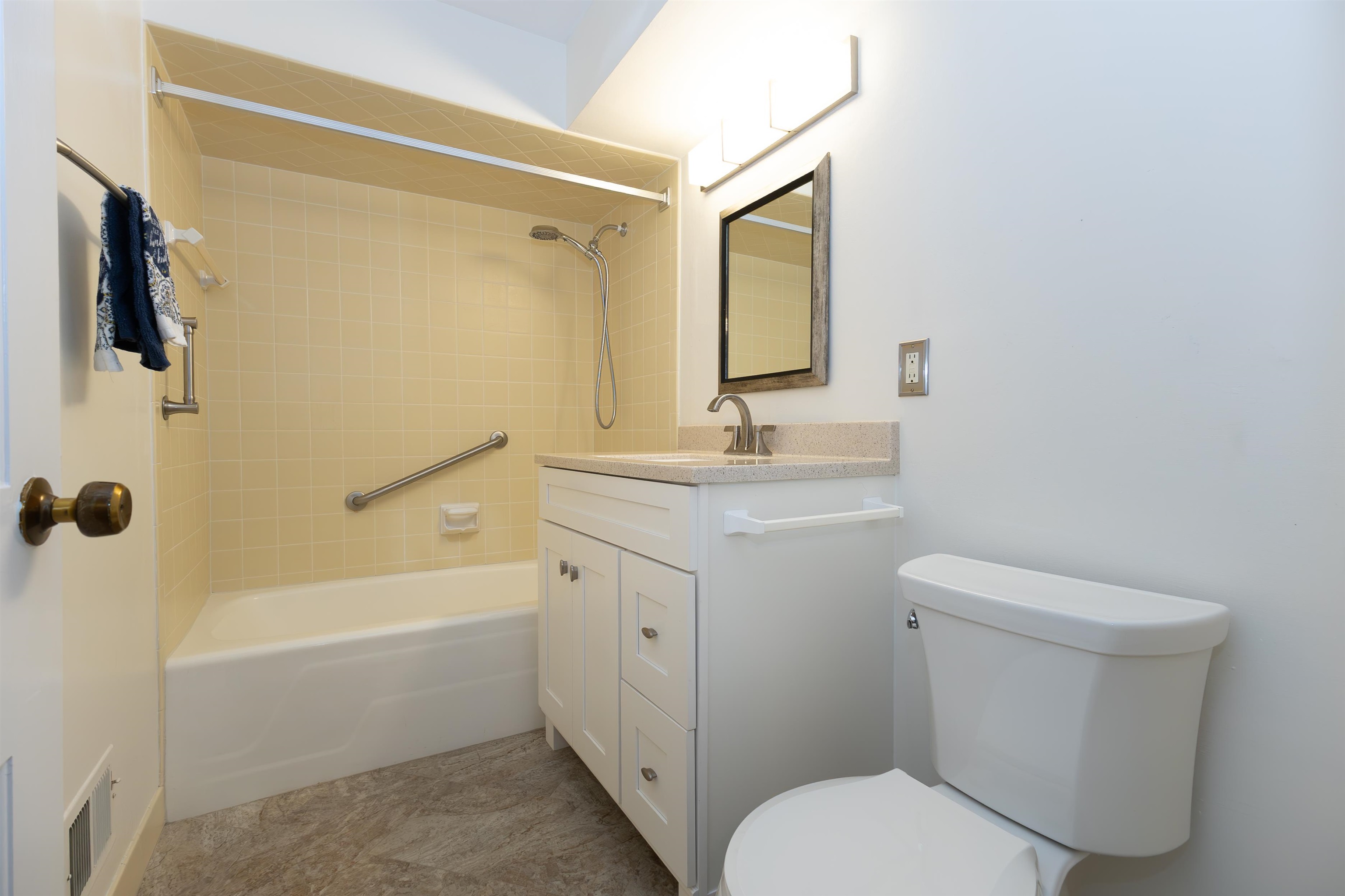 1616 Hickory Street Oshkosh, WI 54901 - Photo 27 of 59