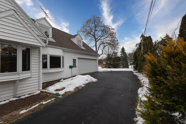 $419,900 | 1616 Hickory Street, Oshkosh, WI 54901