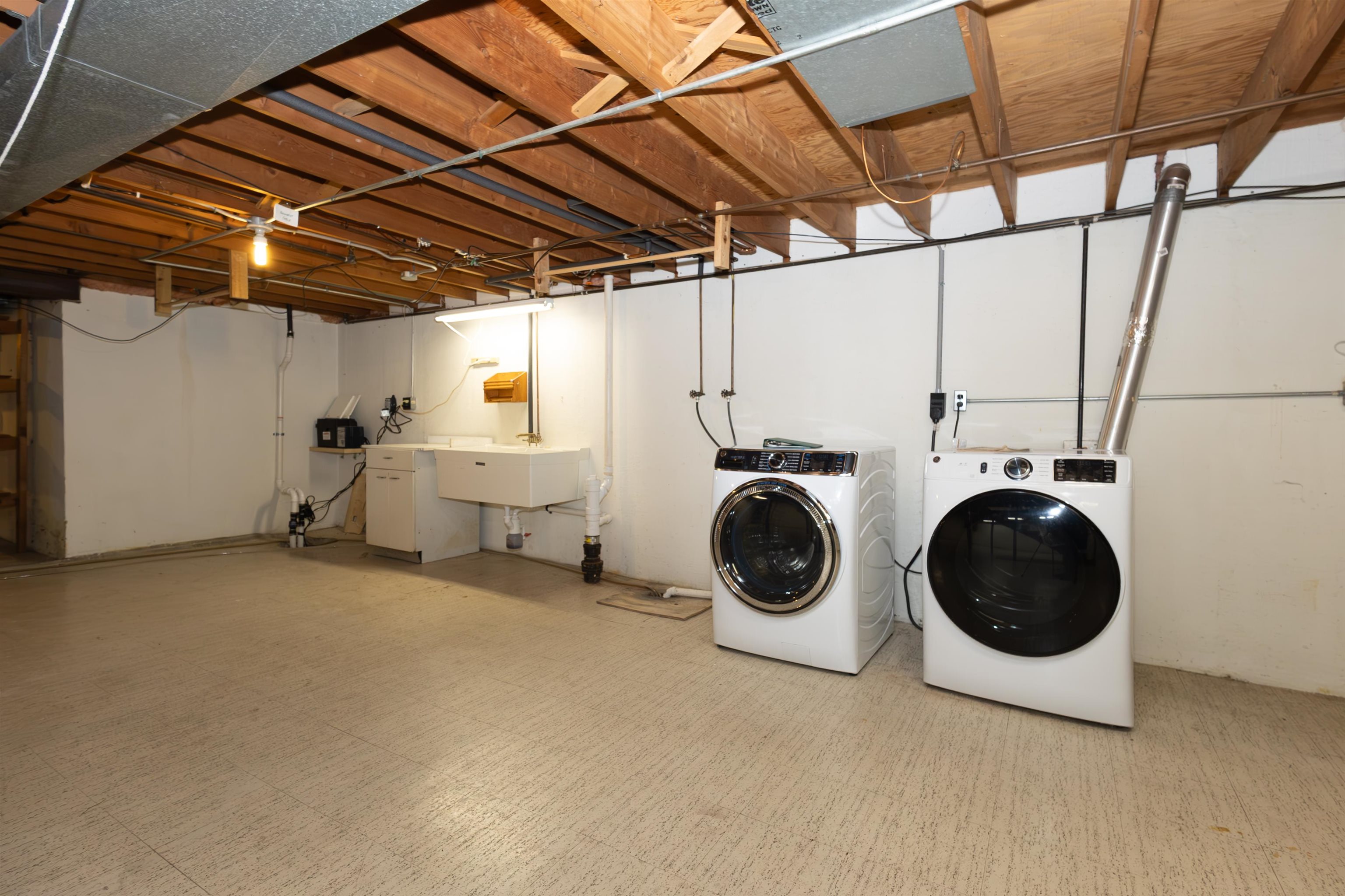 1616 Hickory Street Oshkosh, WI 54901 - Photo 40 of 59