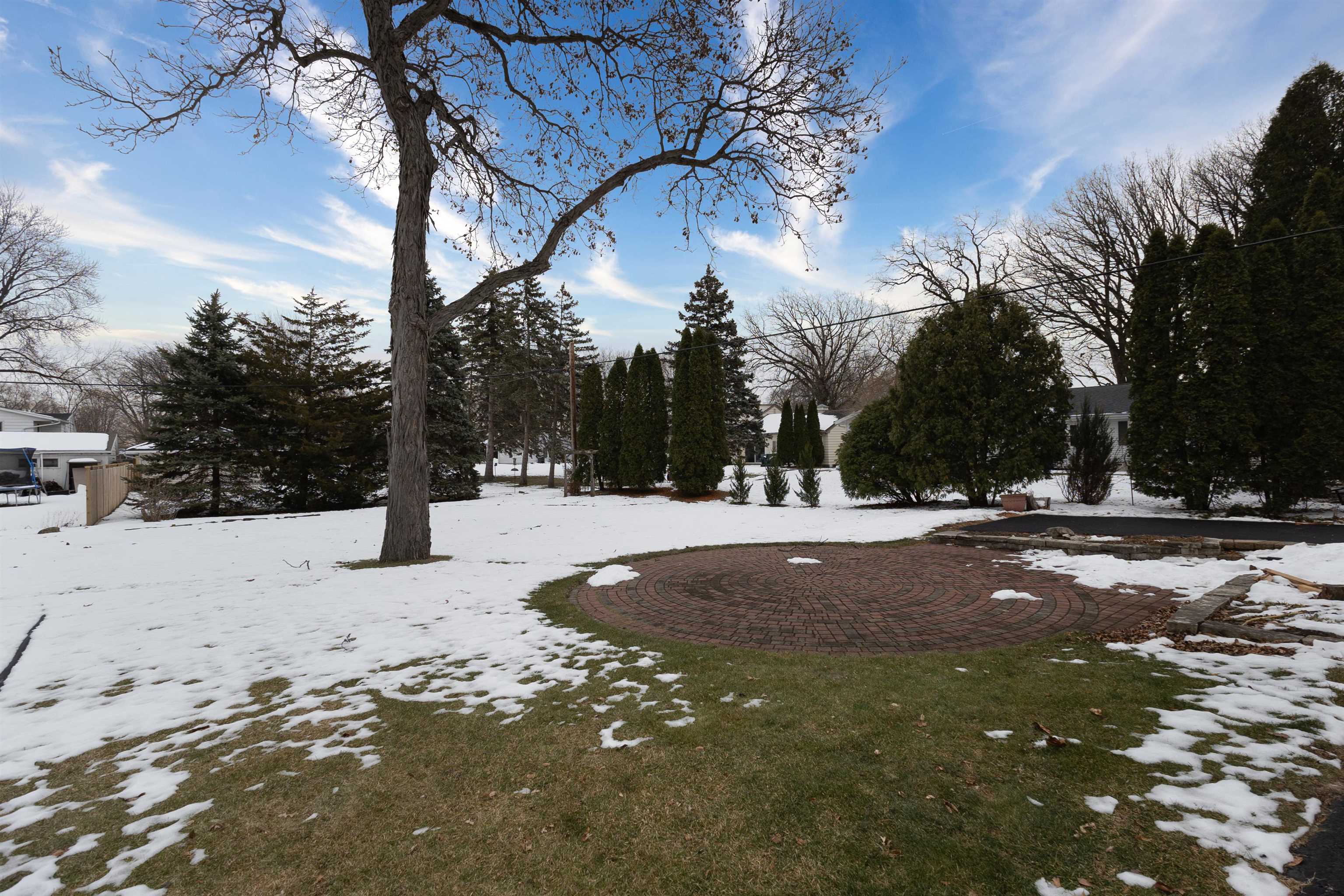 1616 Hickory Street Oshkosh, WI 54901 - Photo 43 of 59