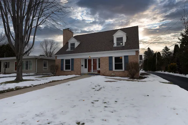 $419,900 | 1616 Hickory Street, Oshkosh, WI 54901