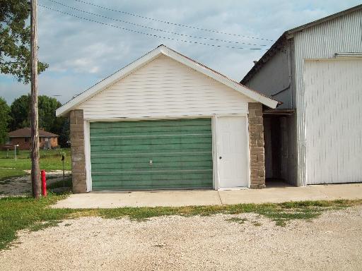 1320 East 16th Road Streator, IL 61364 - Photo 14 of 16 a view of a house with a backyard
