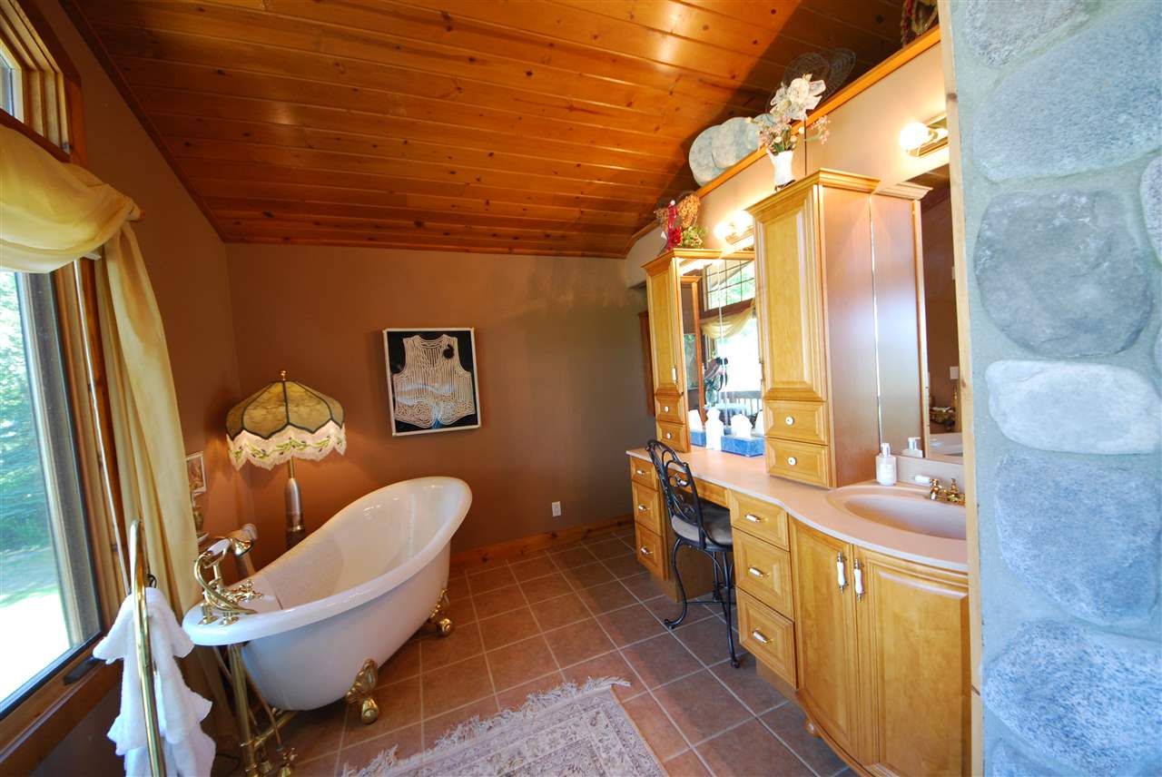 2527 Tonawanda Road Grawn, MI 49637 - Photo 46 of 61 1821385-45.JPG
