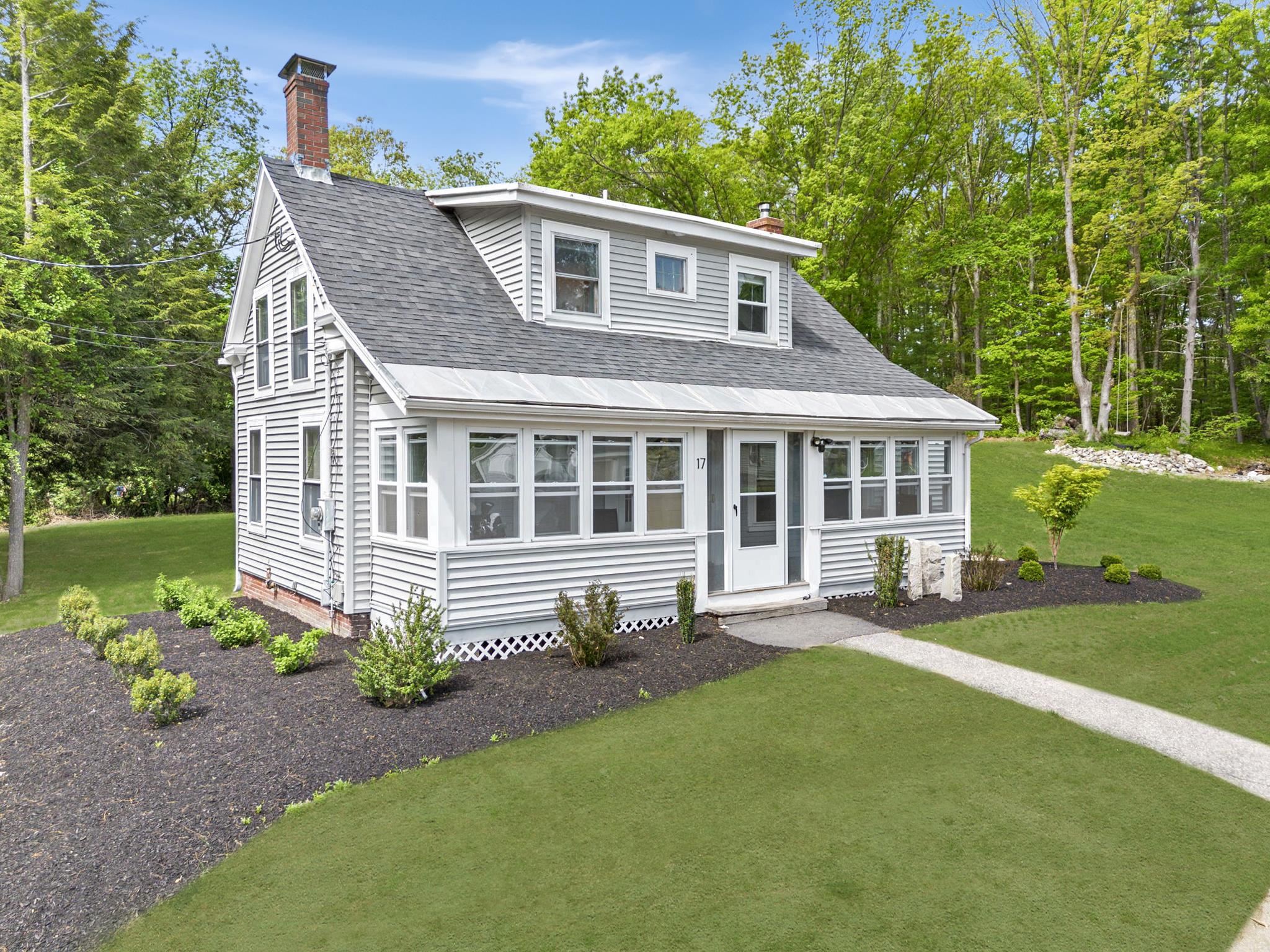 17 Blossom Road Plaistow, NH 03865 - Photo 1 of 27