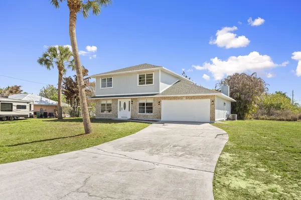 $585,000 | 405 Northeast Midvale Street, Port St. Lucie, FL 34983