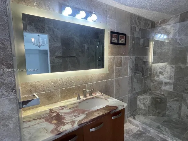 $300,000 | 19800 Southwest 180th Avenue, Unit 86, Miami, FL 33187