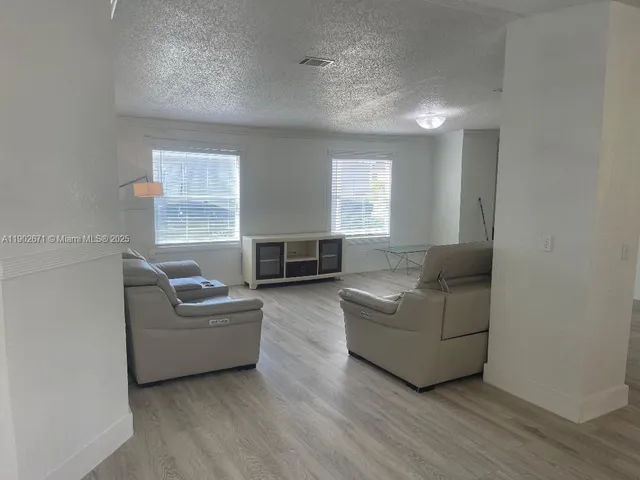 $300,000 | 19800 Southwest 180th Avenue, Unit 86, Miami, FL 33187