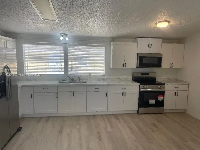 $300,000 | 19800 Southwest 180th Avenue, Unit 86, Miami, FL 33187