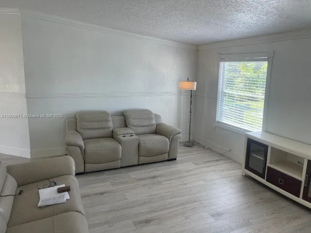 $300,000 | 19800 Southwest 180th Avenue, Unit 86, Miami, FL 33187