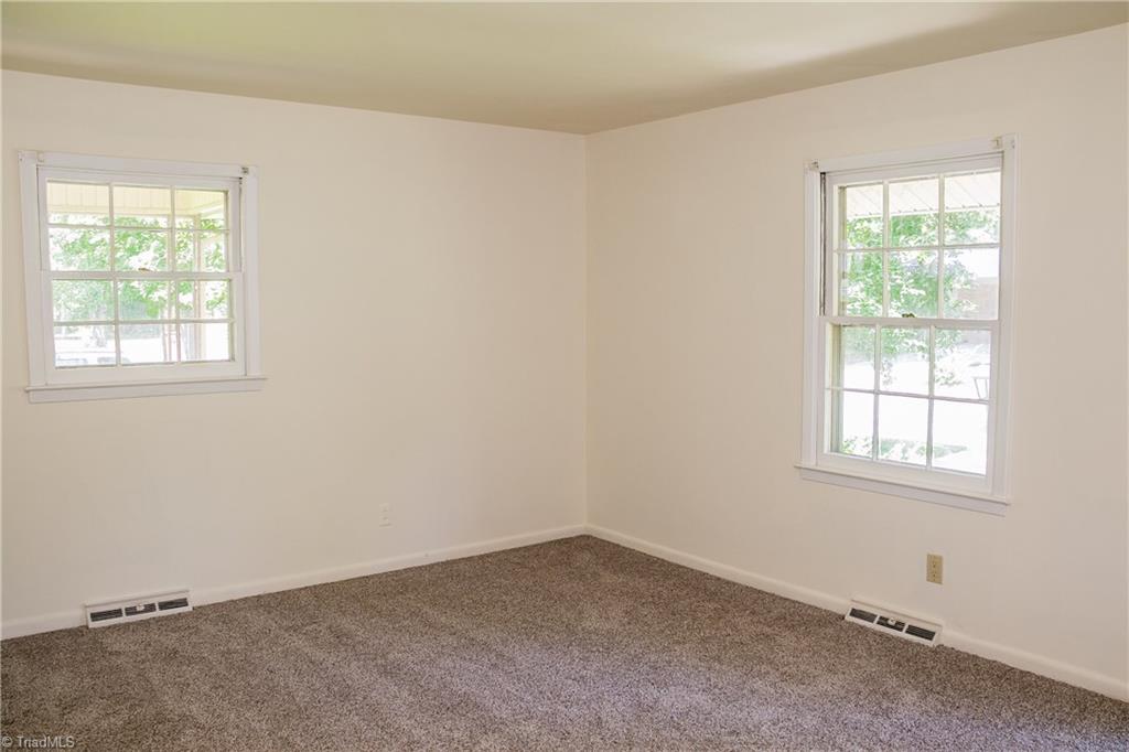 903 Sycamore Road Graham, NC 27253 - Photo 11 of 28 Gallery Image 11