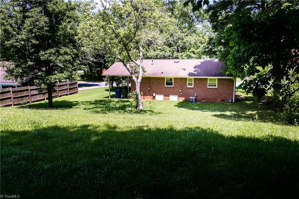 903 Sycamore Road Graham, NC 27253 - Photo 6 of 28 Gallery Image 6