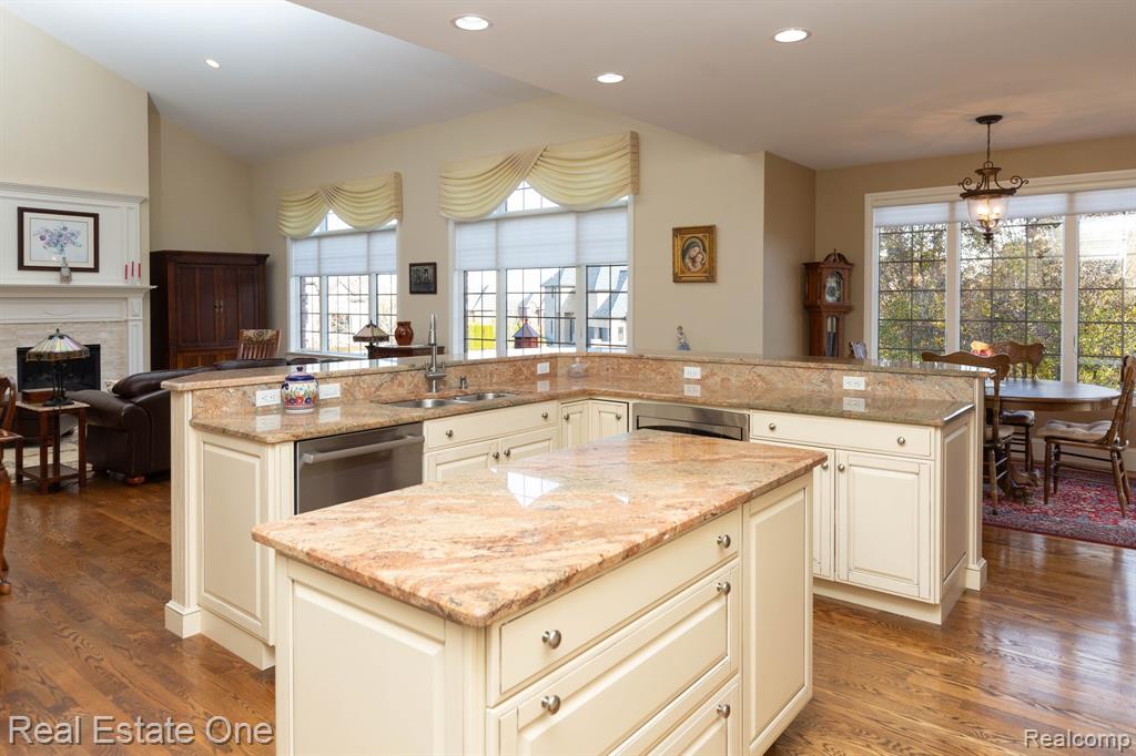 658 Langley Road Rochester Hills, MI 48309 - Photo 32 of 55