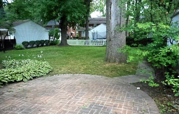 1840 Broadstone Road Grosse Pointe Woods, MI 48236 - Photo 8 of 30