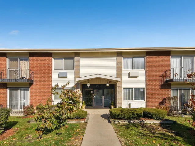 $177,000 | 8904 Jody Lane, Unit 1C, Des Plaines, IL 60016