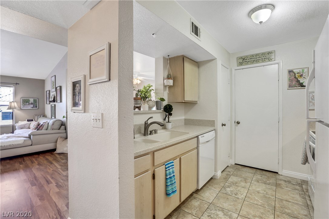 8101 West Flamingo Road, Unit 2095 Las Vegas, NV 89147 - Photo 10 of 38