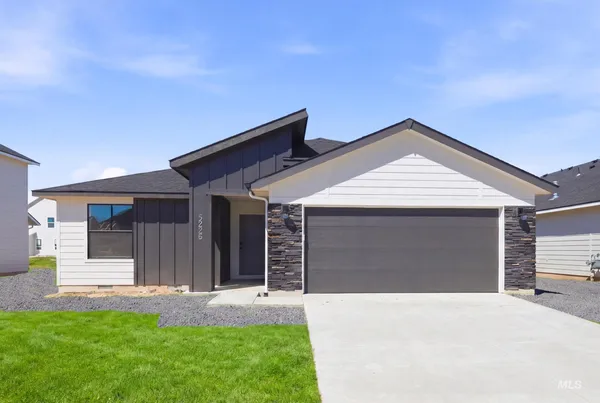 $449,990 | 8341 South Tyrion Way, Kuna, ID 83634