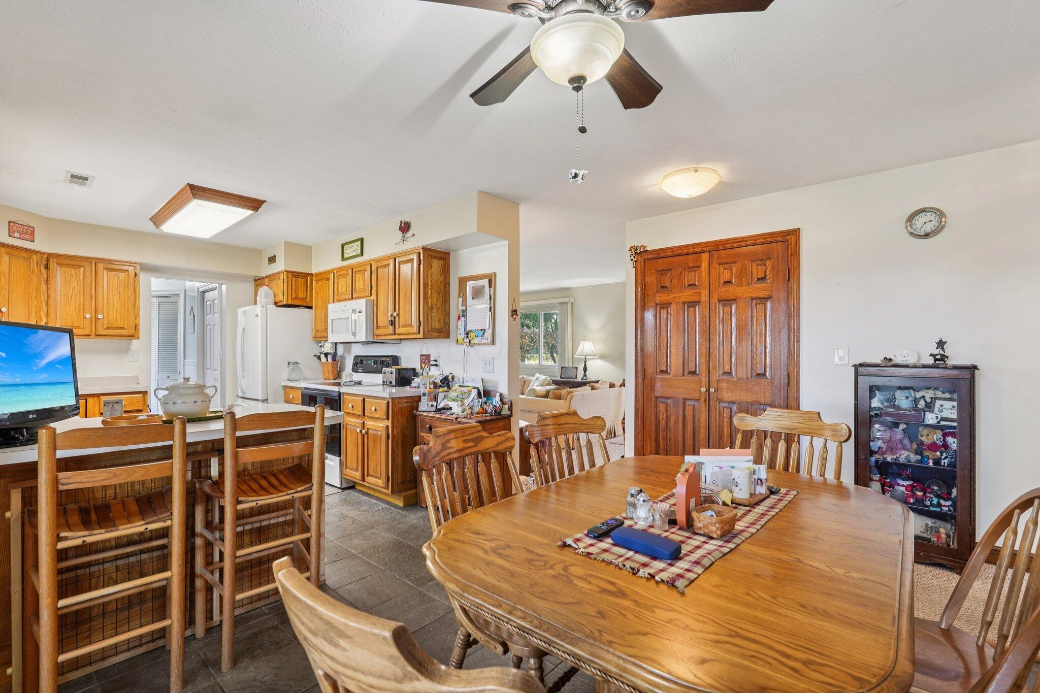 890 Murnan Road Galloway, OH 43119 - Photo 12 of 34 Kitchen