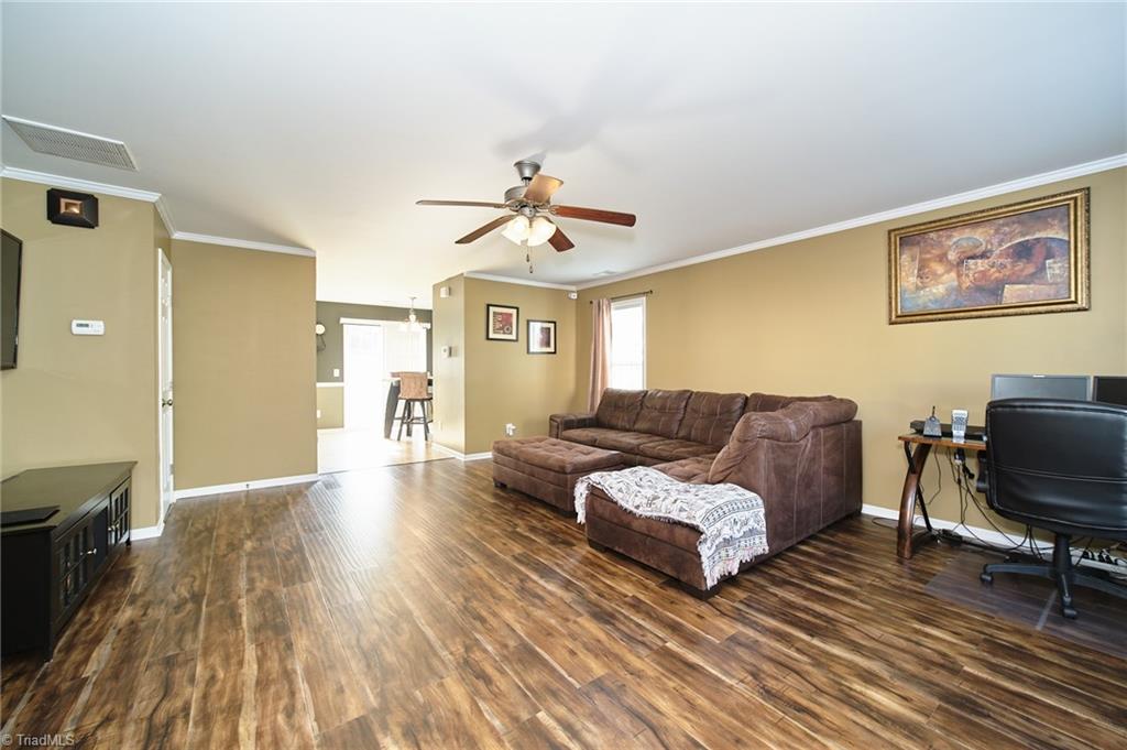 489 Ansley Way High Point, NC 27265 - Photo 3 of 16 Gallery Image 3