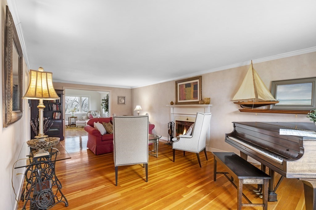 14 Bradley Road Andover, MA 01810 - Photo 4 of 40 Gallery Image 4