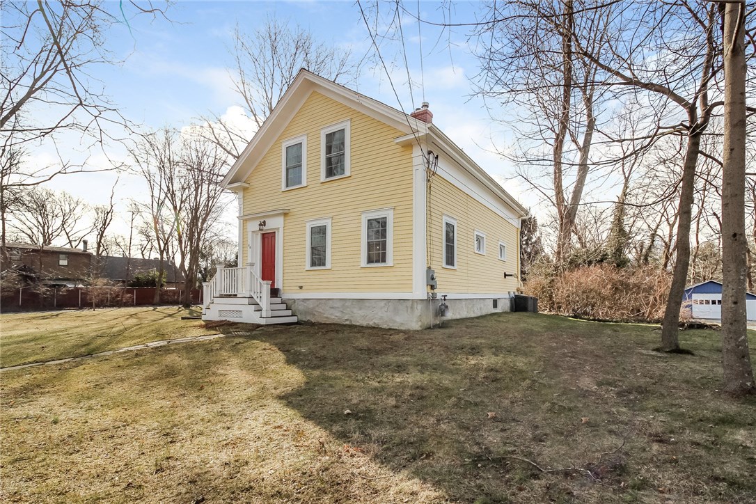 46 Sowams Road Barrington, RI 02806 - Photo 3 of 40 Gallery Image 3