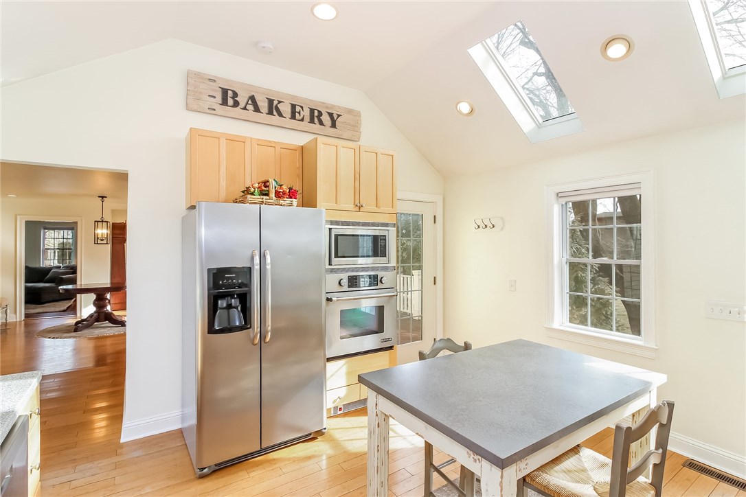 46 Sowams Road Barrington, RI 02806 - Photo 6 of 40 Gallery Image 6