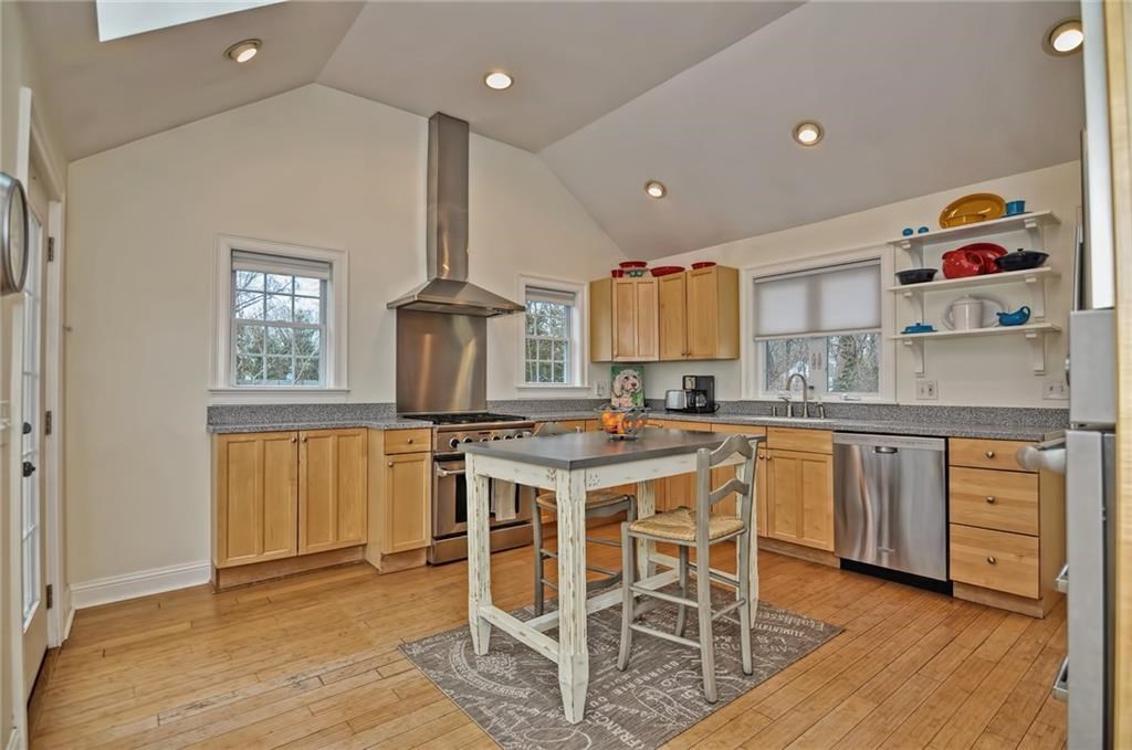 46 Sowams Road Barrington, RI 02806 - Photo 9 of 40 Gallery Image 9