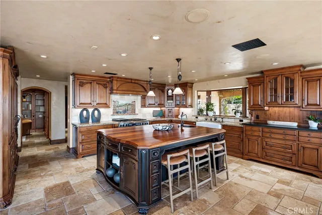 $18,998,000 | 25 San Mateo Way, Corona del Mar, CA 92625