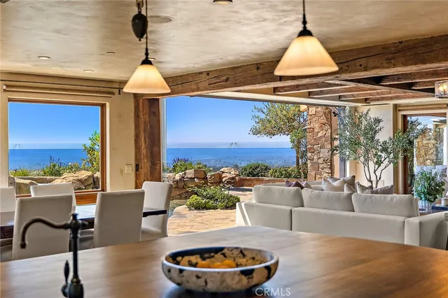 $18,998,000 | 25 San Mateo Way, Corona del Mar, CA 92625