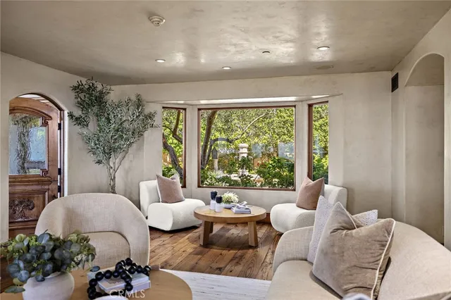 $18,998,000 | 25 San Mateo Way, Corona del Mar, CA 92625