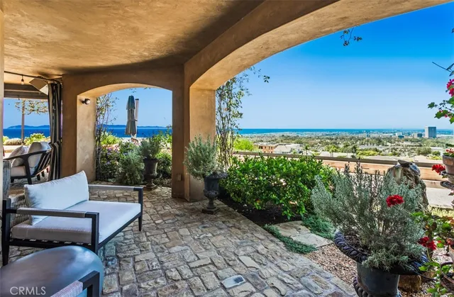 $18,998,000 | 25 San Mateo Way, Corona del Mar, CA 92625