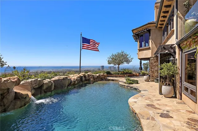 $18,998,000 | 25 San Mateo Way, Corona del Mar, CA 92625