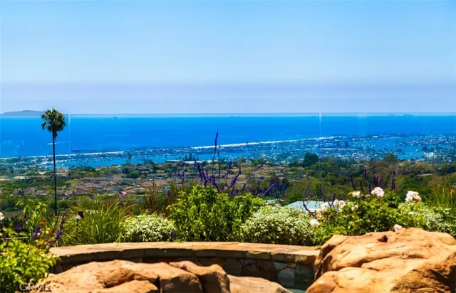 $18,998,000 | 25 San Mateo Way, Corona del Mar, CA 92625