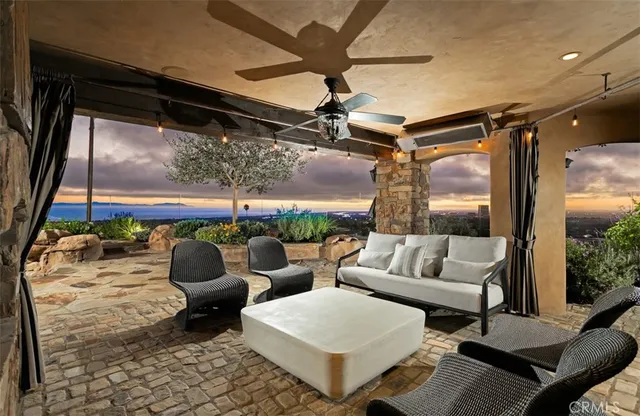 $18,998,000 | 25 San Mateo Way, Corona del Mar, CA 92625