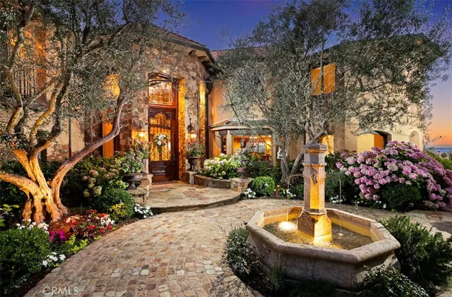 $18,998,000 | 25 San Mateo Way, Corona del Mar, CA 92625