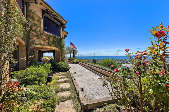 $18,998,000 | 25 San Mateo Way, Corona del Mar, CA 92625