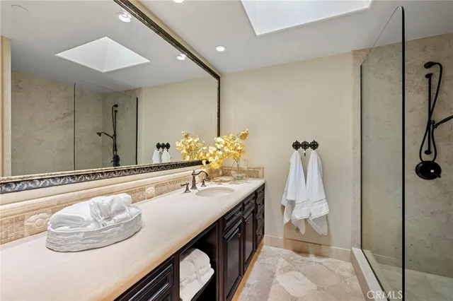 $18,998,000 | 25 San Mateo Way, Corona del Mar, CA 92625