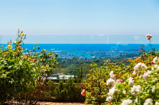 $18,998,000 | 25 San Mateo Way, Corona del Mar, CA 92625