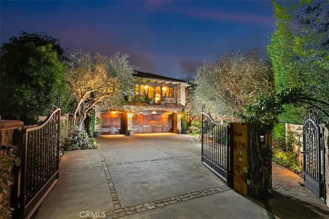 $18,998,000 | 25 San Mateo Way, Corona del Mar, CA 92625