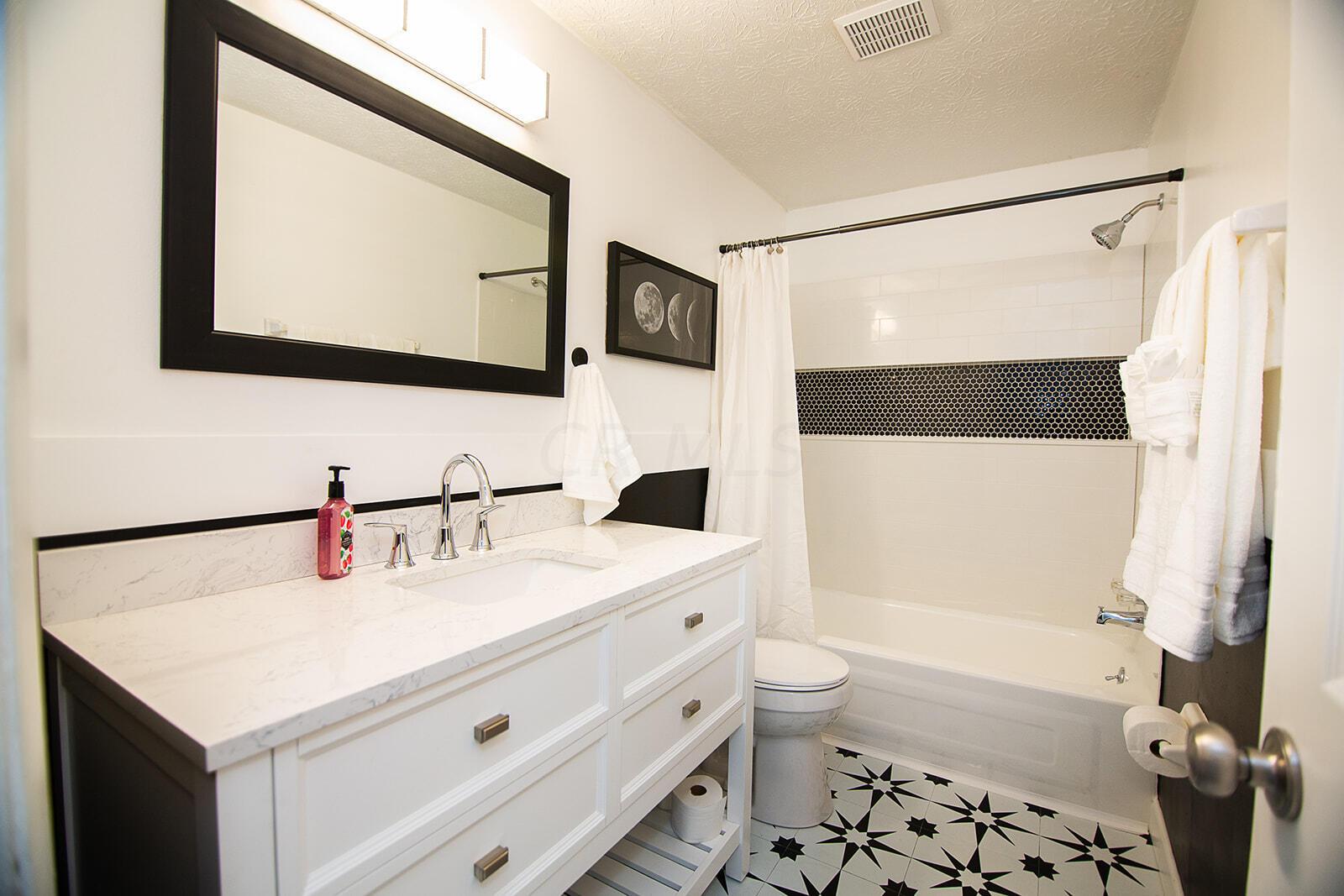 2580 Weyburn Road Columbus, OH 43232 - Photo 17 of 35 Updated Full Bath