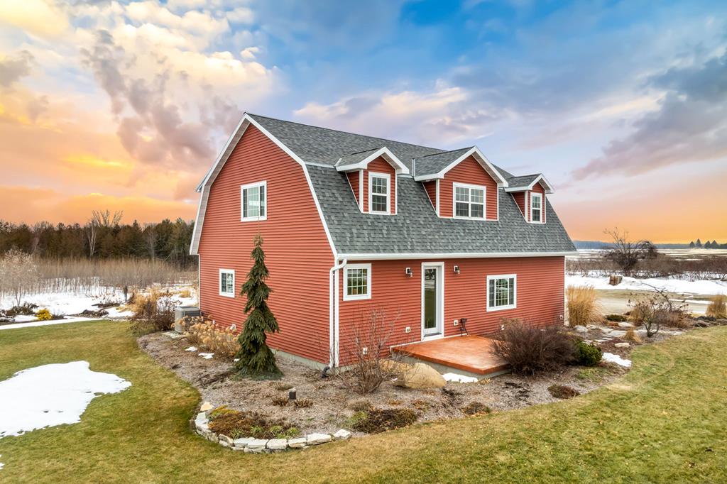 5050 West Town Line Road Sturgeon Bay, WI 54235 - Photo 1 of 39 Main View