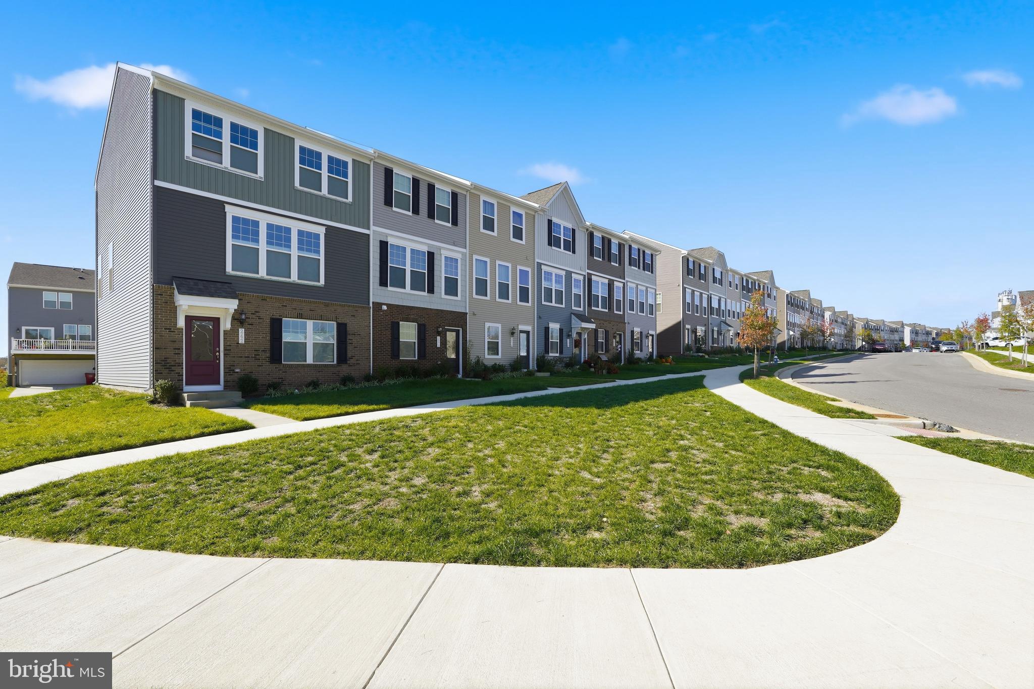 431 Presidents Pointe Avenue, Unit 450 Ranson, WV 25438 - Photo 4 of 87 Townhome Street Scene