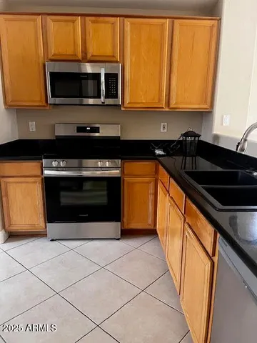 $2,100 | 1719 East Horseshoe Avenue, Gilbert, AZ 85296