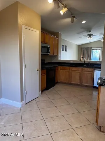 $2,100 | 1719 East Horseshoe Avenue, Gilbert, AZ 85296